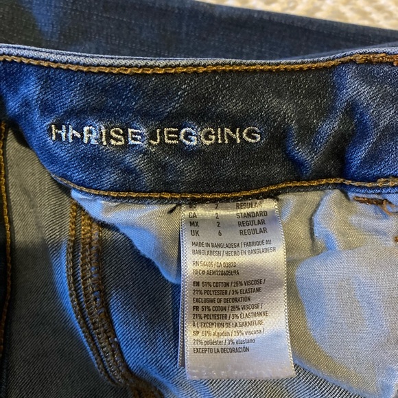 American Eagle Hi-Rise Jegging- Size 2 - Picture 4 of 5
